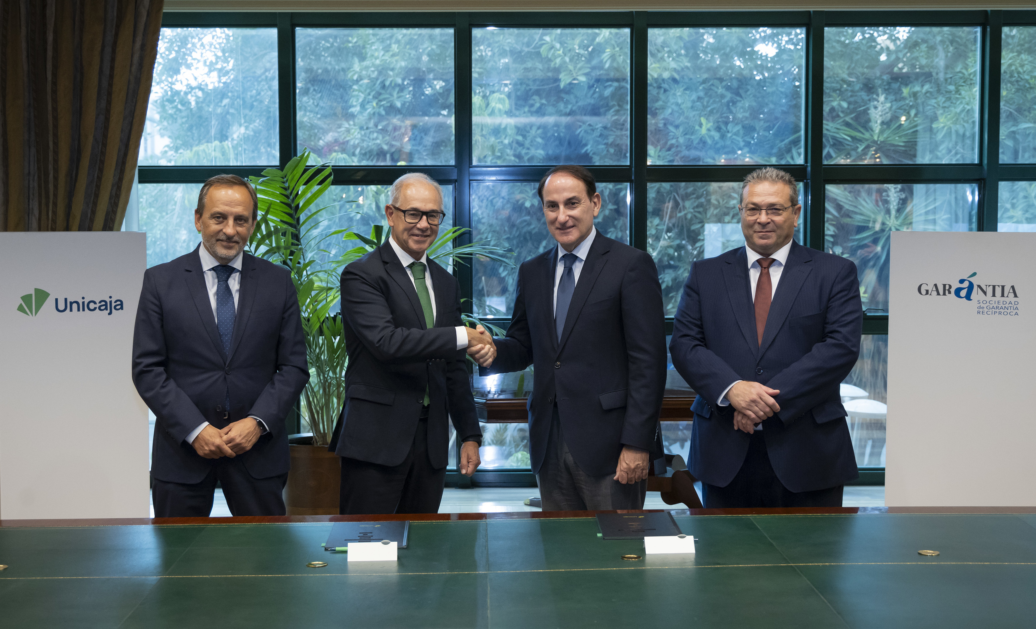 Unicaja y Garántia renuevan su colaboración y destinan 160 millones a préstamos con avales para la financiación de pymes y autónomos